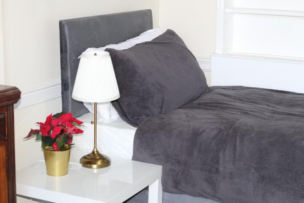 독서 Perfect For Large Family & Friends, Free Parking, Games 빌라 외부 사진