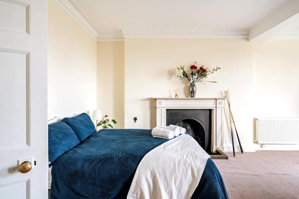 독서 Perfect For Large Family & Friends, Free Parking, Games 빌라 외부 사진