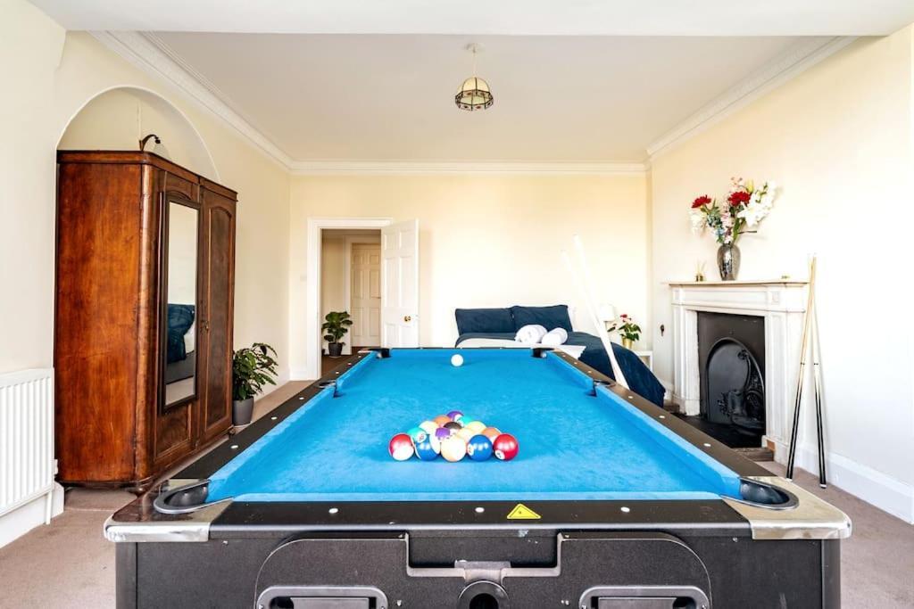 독서 Perfect For Large Family & Friends, Free Parking, Games 빌라 외부 사진